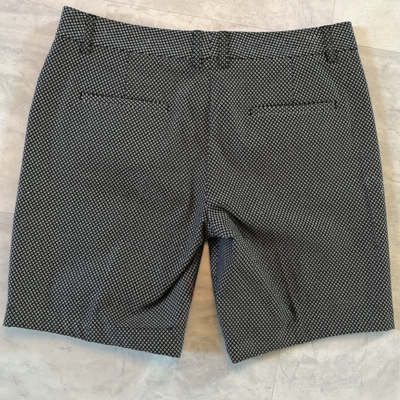 Express  editor shorts  Business casual shorts Black/white diamond pattern Sz 6 - Picture 5 of 9